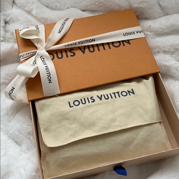 ✨SOLD✨ 💯Authentic *NEW* Louis Vuitton Kirigami - Picture 5 of 11